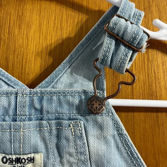 VTG OshKosh B’gosh Girl’s Light Wash Ruffled Denim Overall Jumper Dress 18Months - Picture 4 of 9
